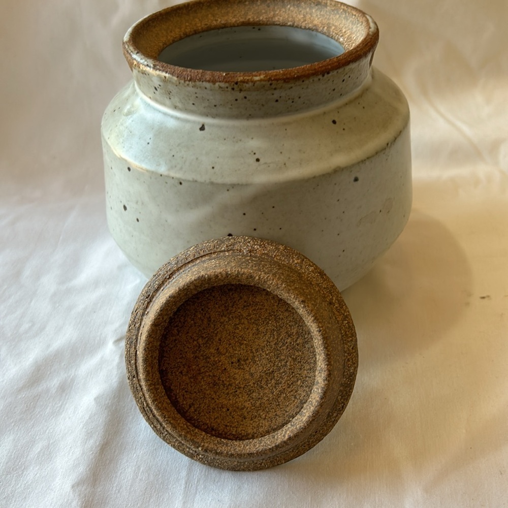 Stoneware Lidded Container - Picture 5 of 8